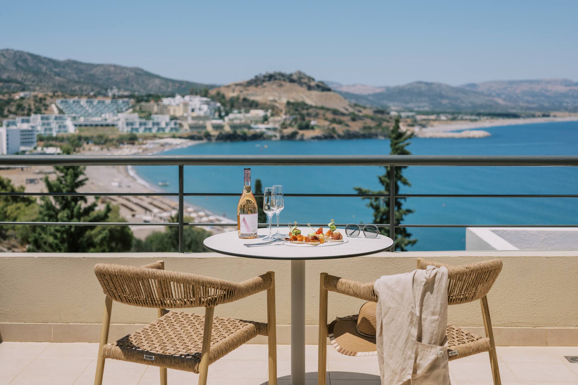 <p>Kahden hengen huone, merinäköala</p>