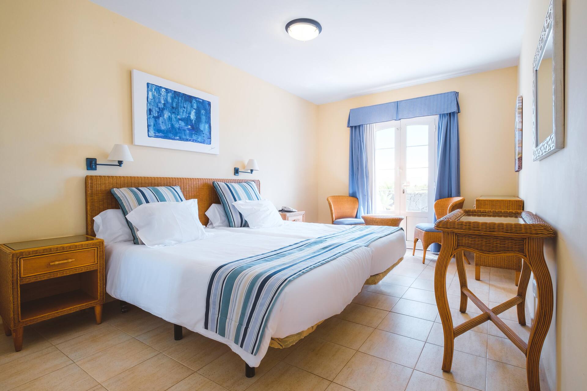 <p>kaksio, terassi, osittainen merinäköala</p>