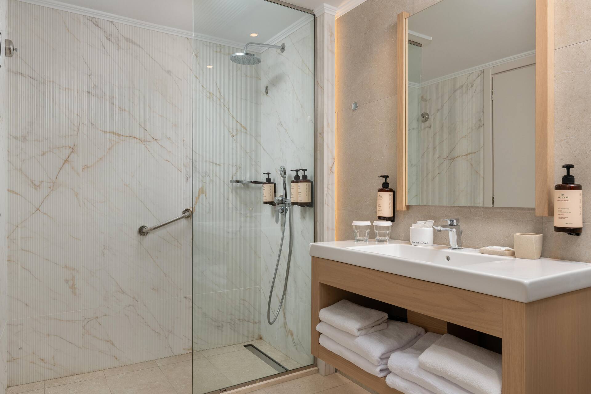 <p>Juniorsviitti</p>