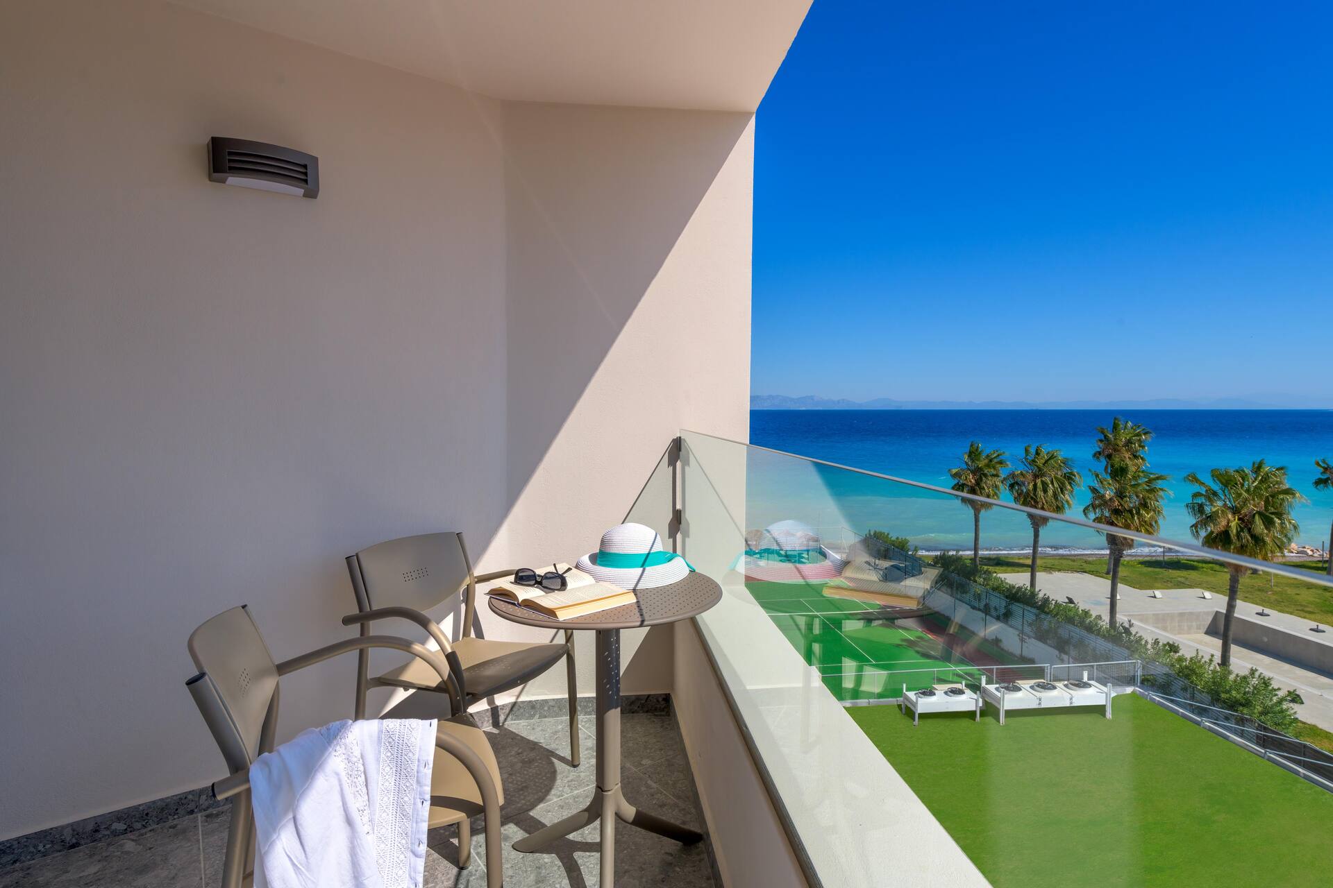 <p>Superior--huone</p>