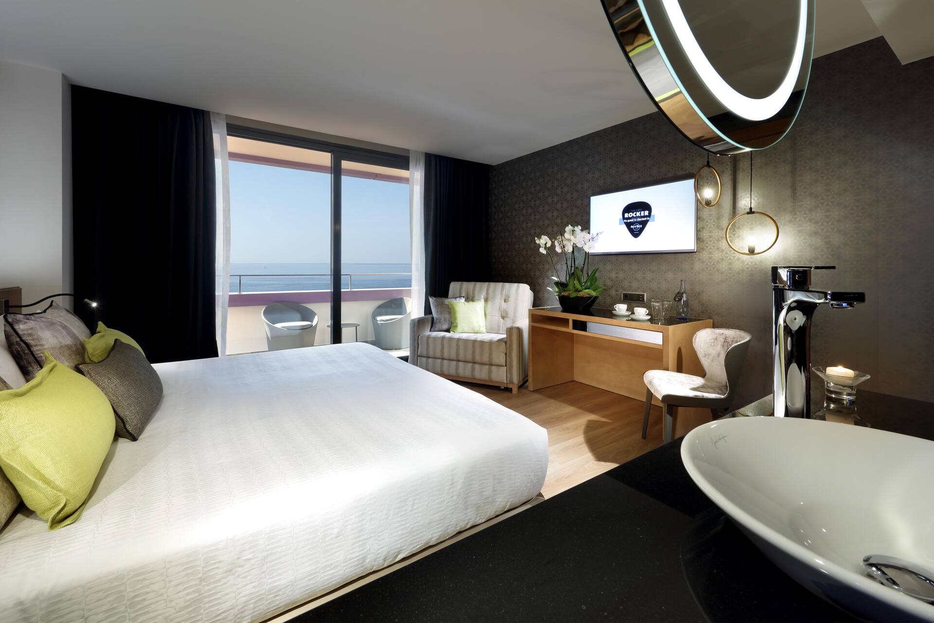 <p>Deluxe Platinum -huone</p>