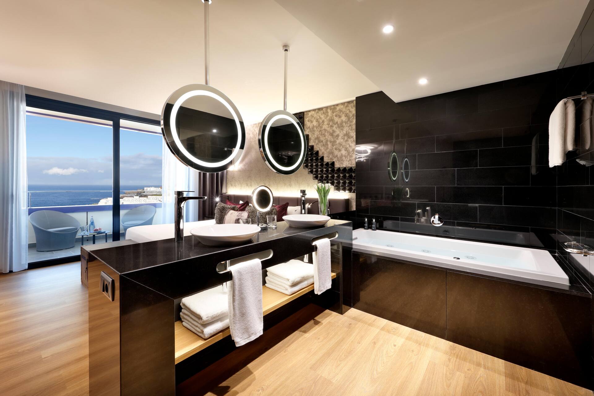 <p>Rock Royalty Studio -sviitti</p>