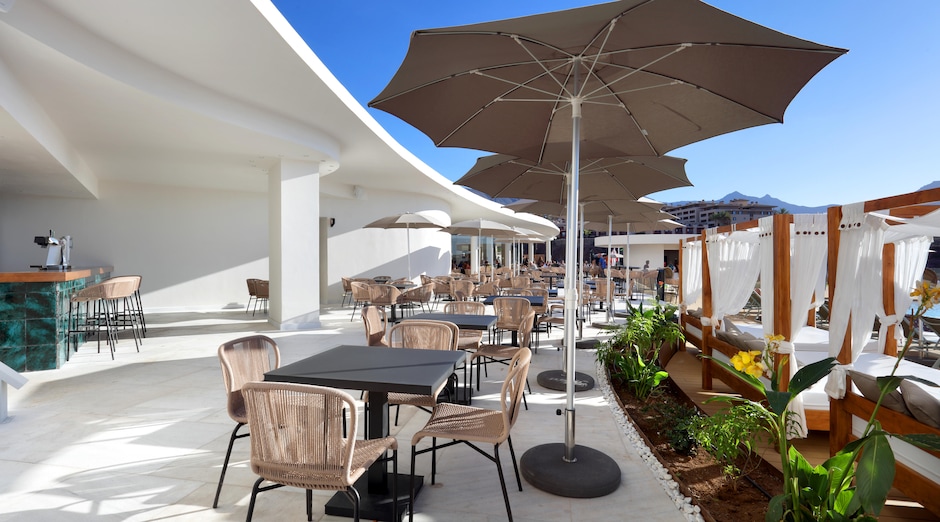 Hard Rock Hotel Tenerife 8