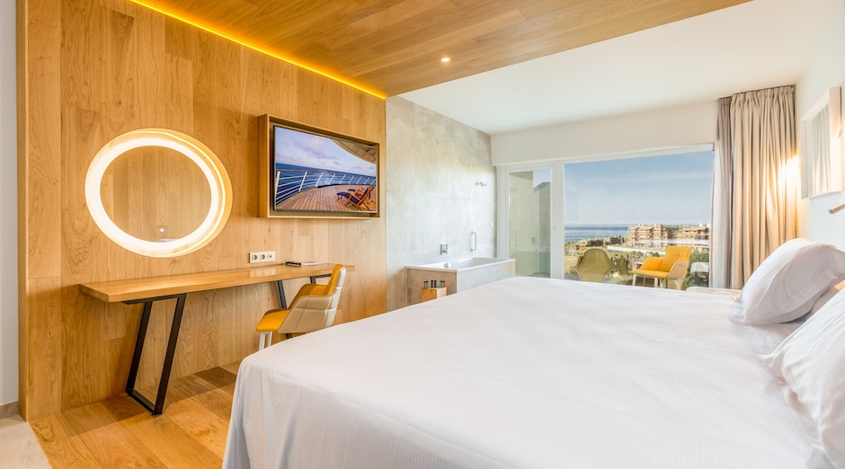 Higueron Hotel, Curio Collection by Hilton 31 - <p>Leiro-sviitti</p>