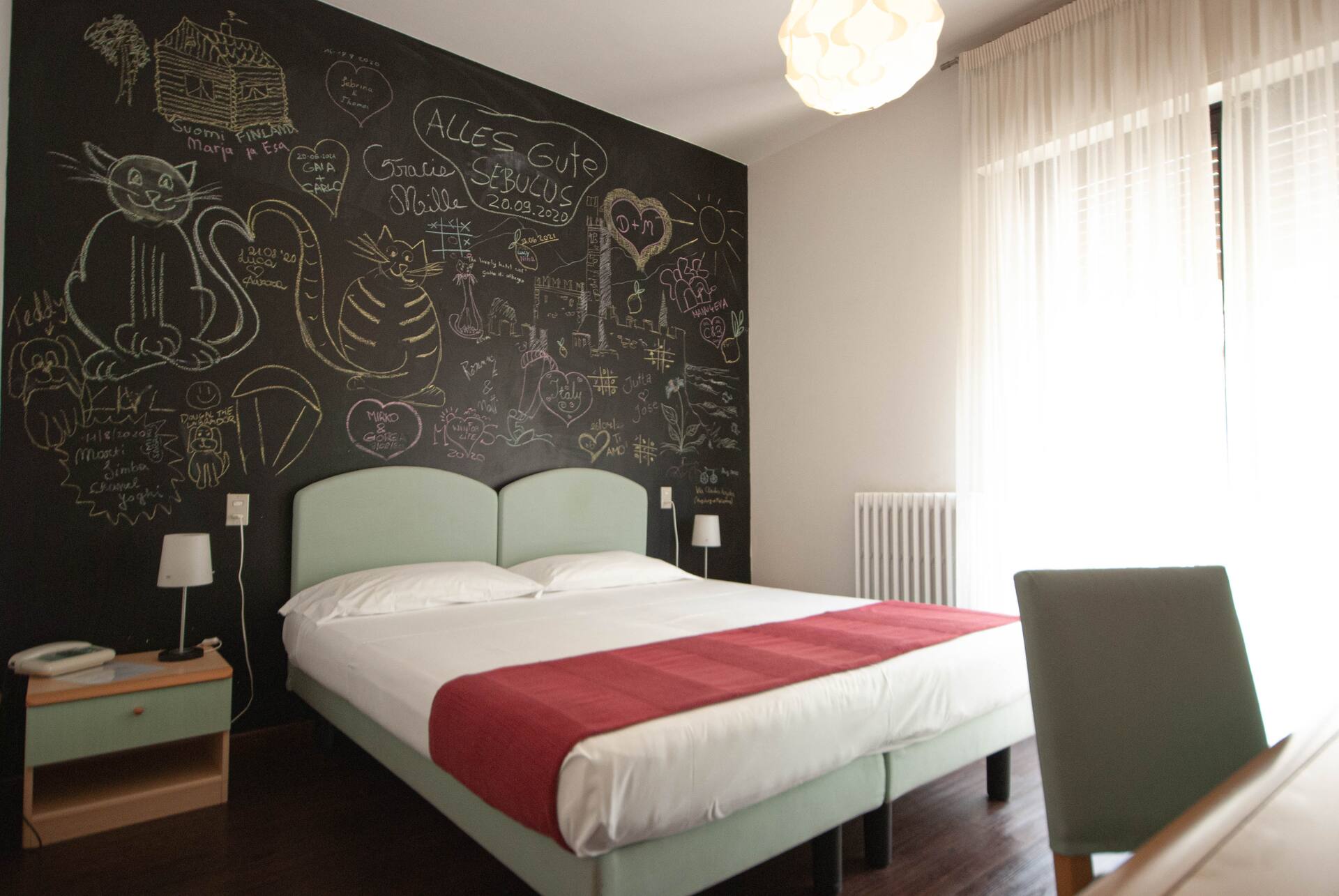 <p>Kahden hengen huone, parveke</p>