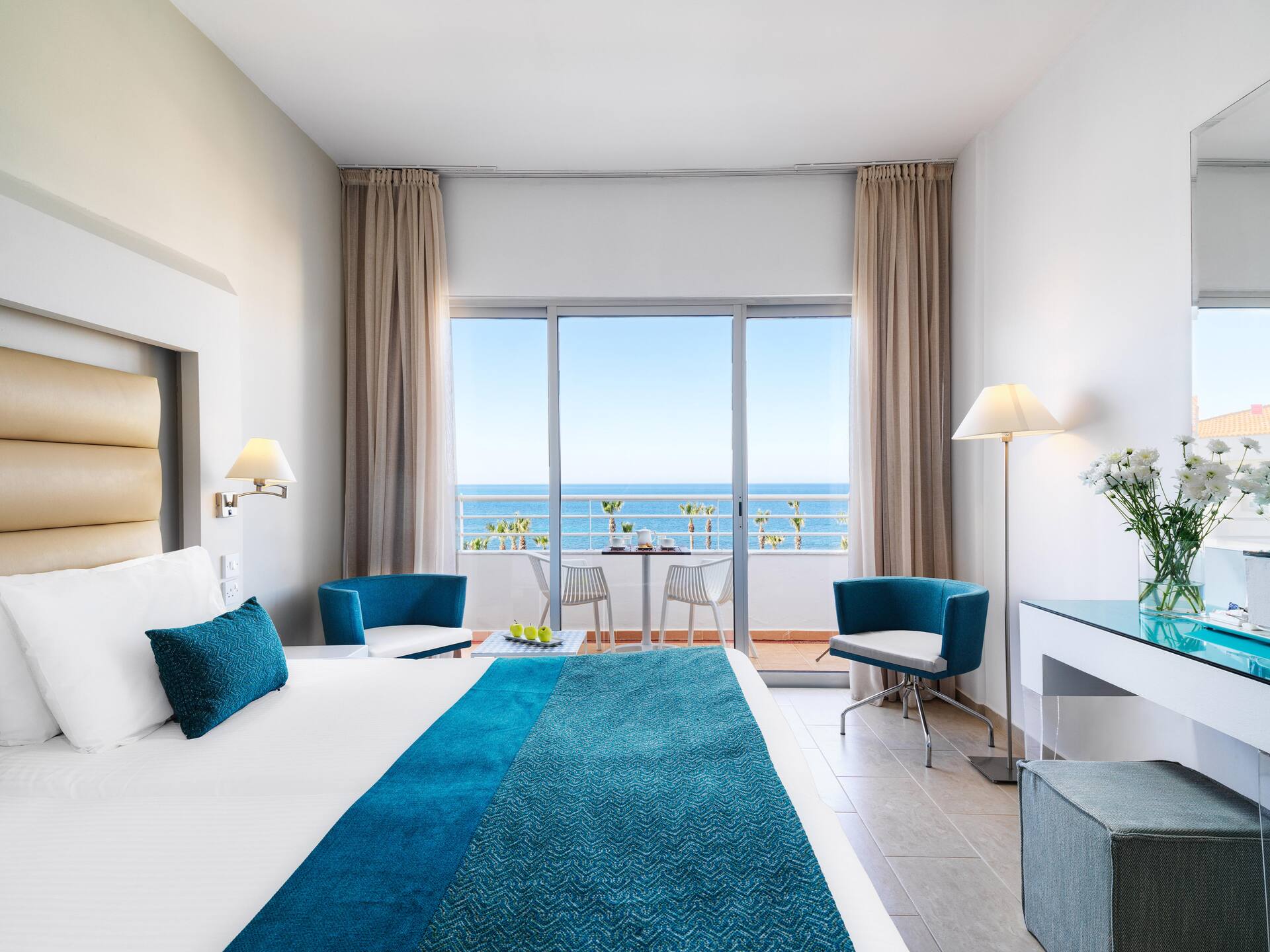 <p>Kahden hengen huone, merinäköala</p>