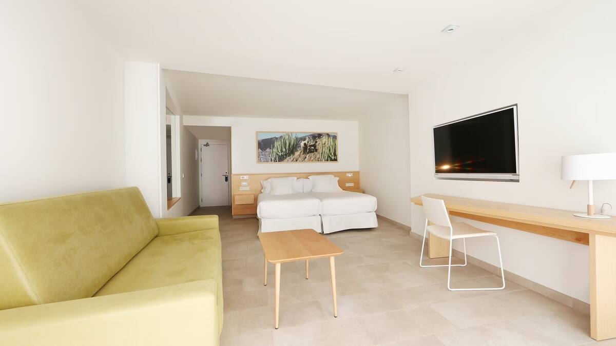 <p>Prestige-juniorsviitti</p>