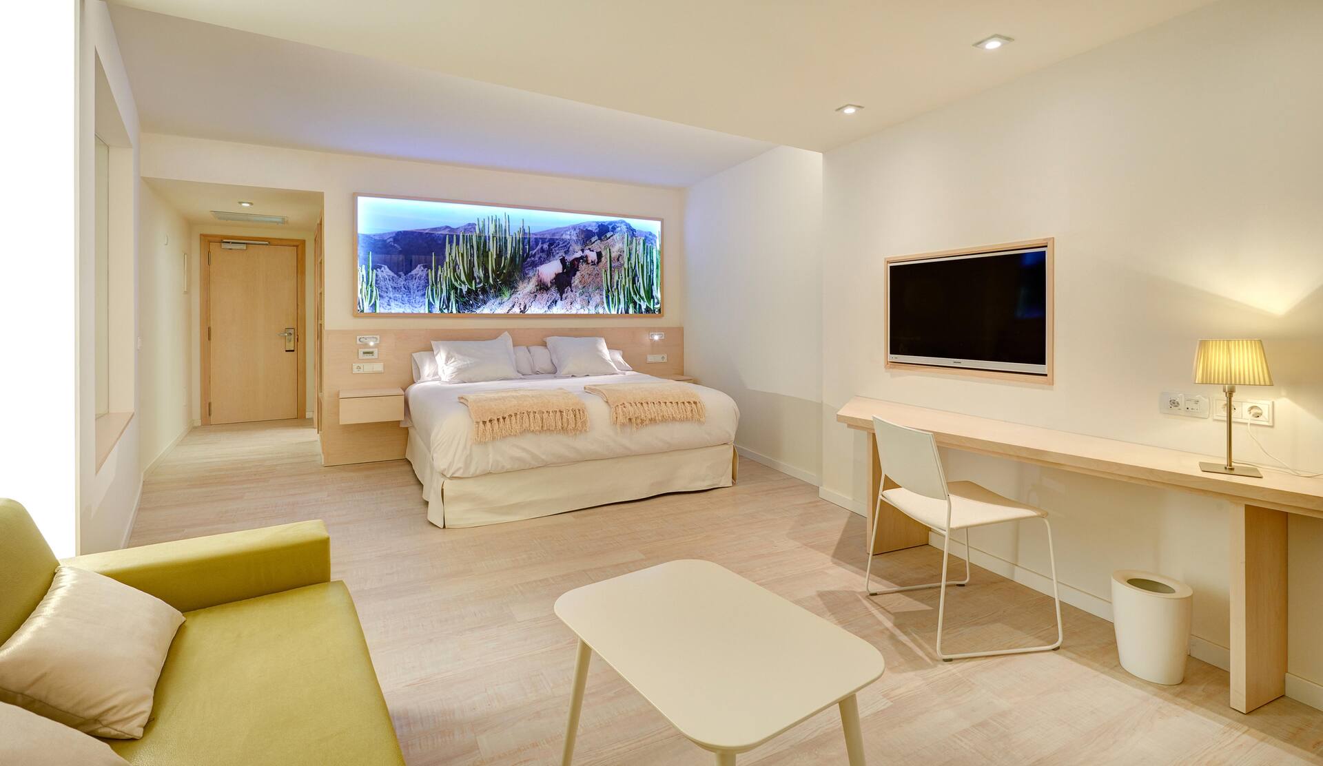 <p>Prestige-juniorsviitti</p>