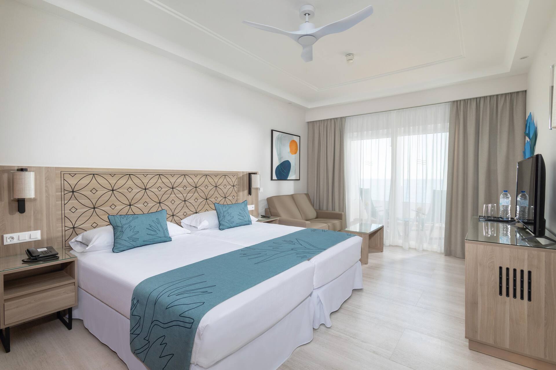 <p>kahden hengen huone</p>