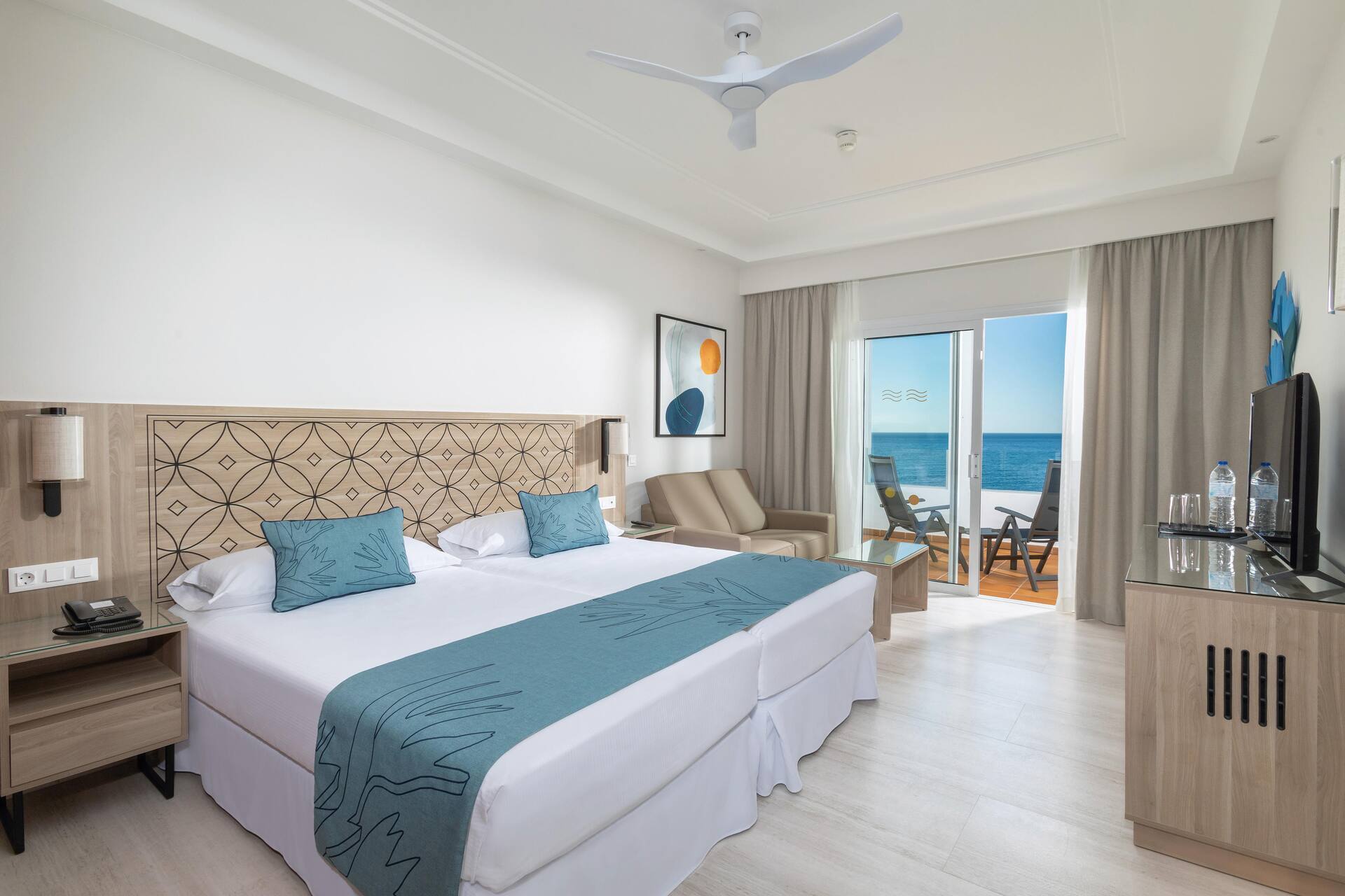 <p>kahden hengen huone, merinäköala</p>