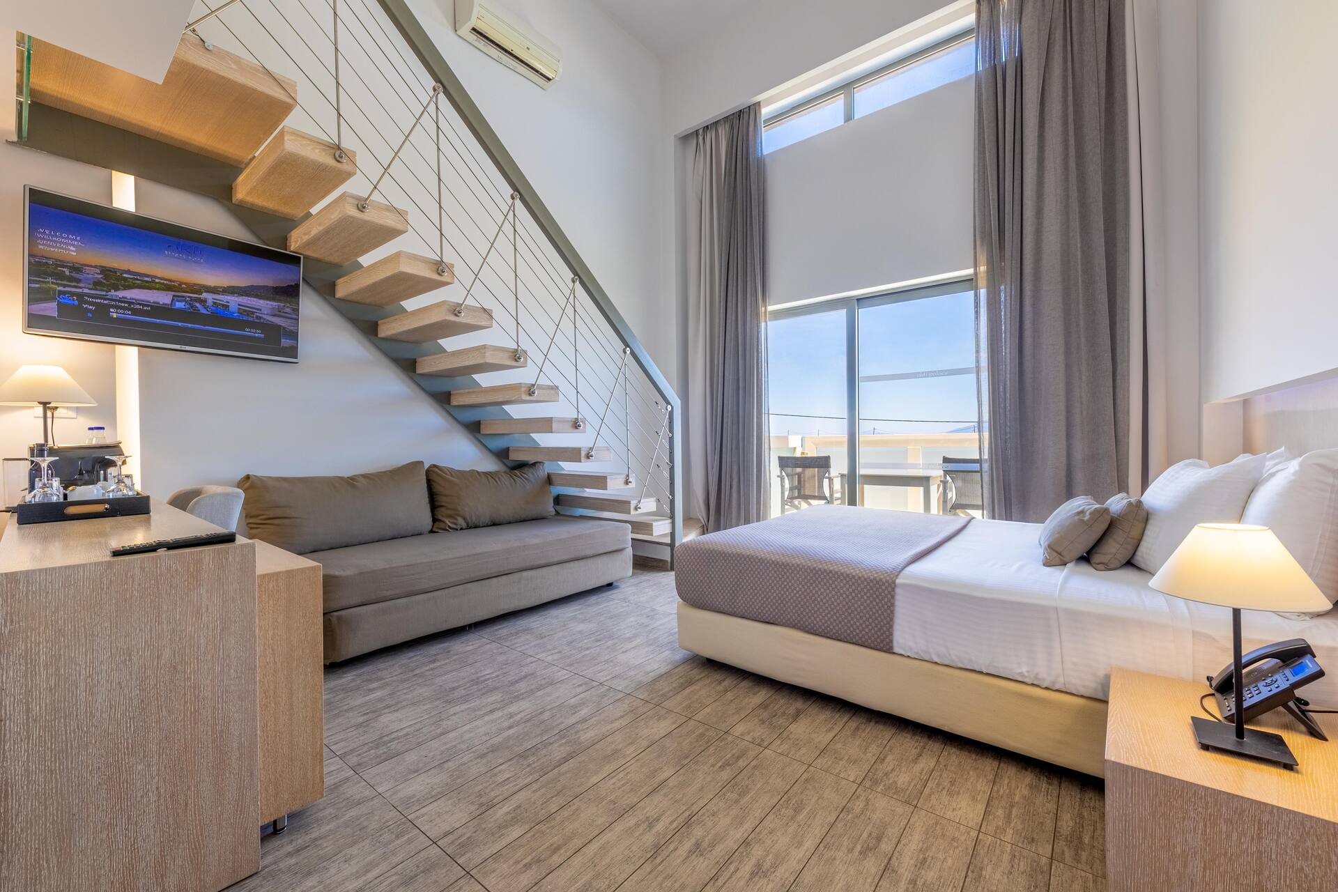 <p>Maisonet-huone</p>