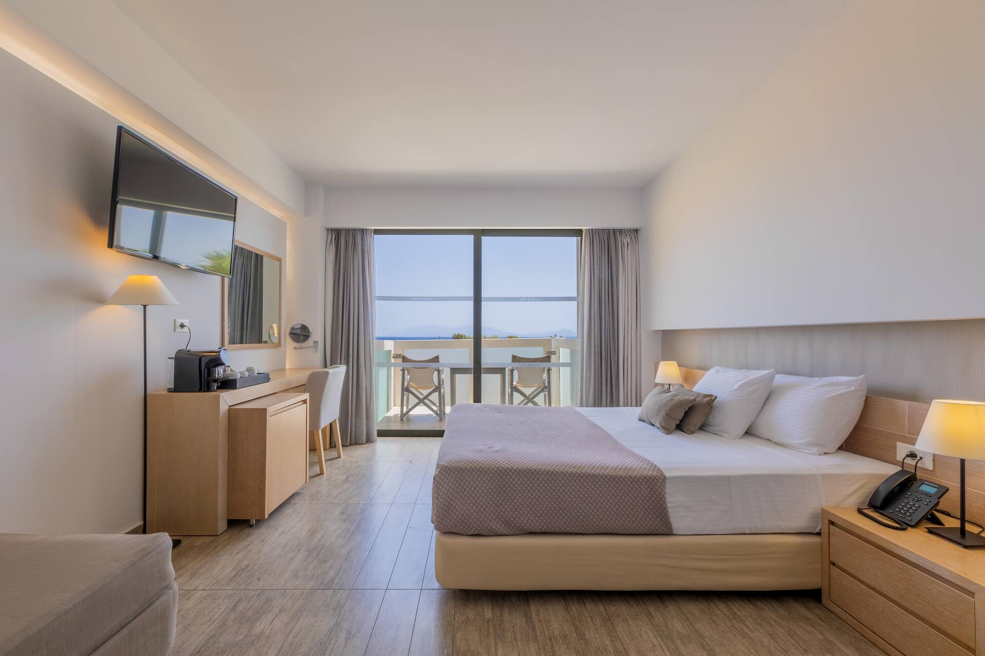 <p>kahden hengen huone, merinäköala</p>