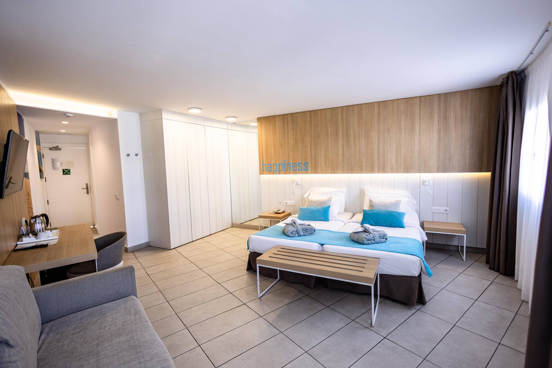 <p>Superior-huone</p>