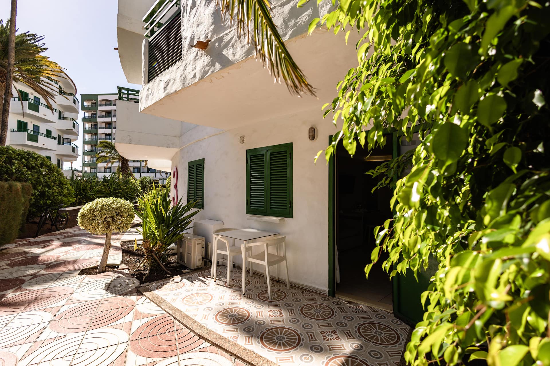 <p>Classic-huone, terassi</p>