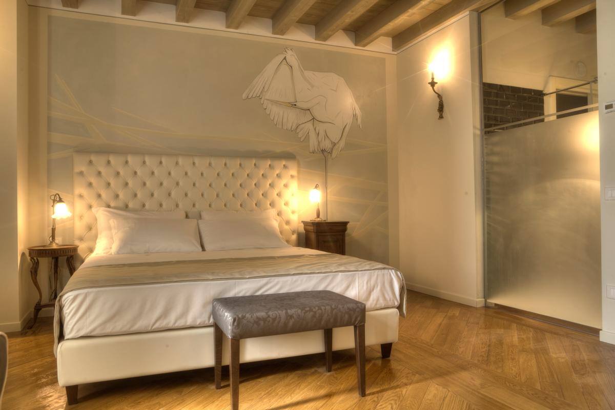 <p>Superior-huone</p>