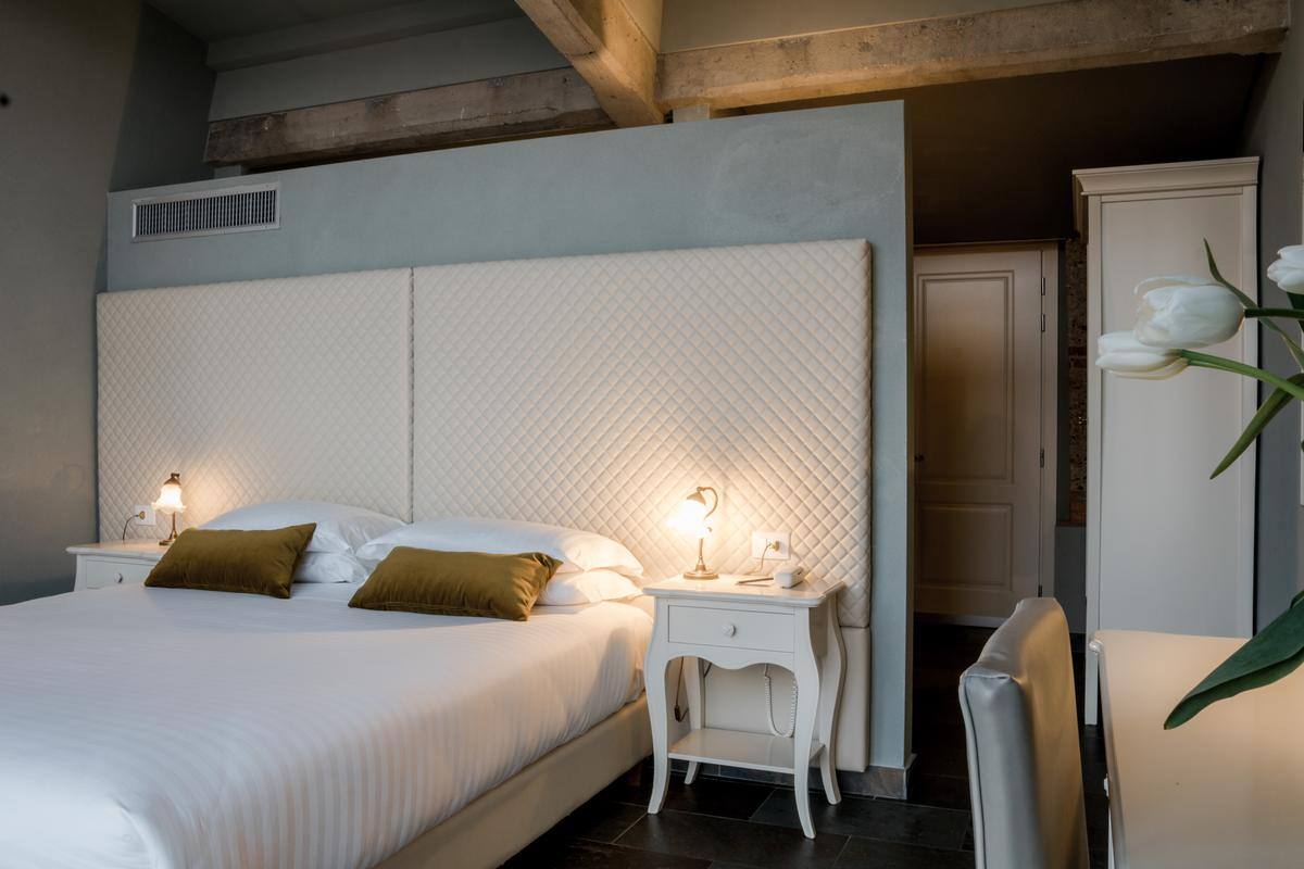 <p>Superior-huone</p>