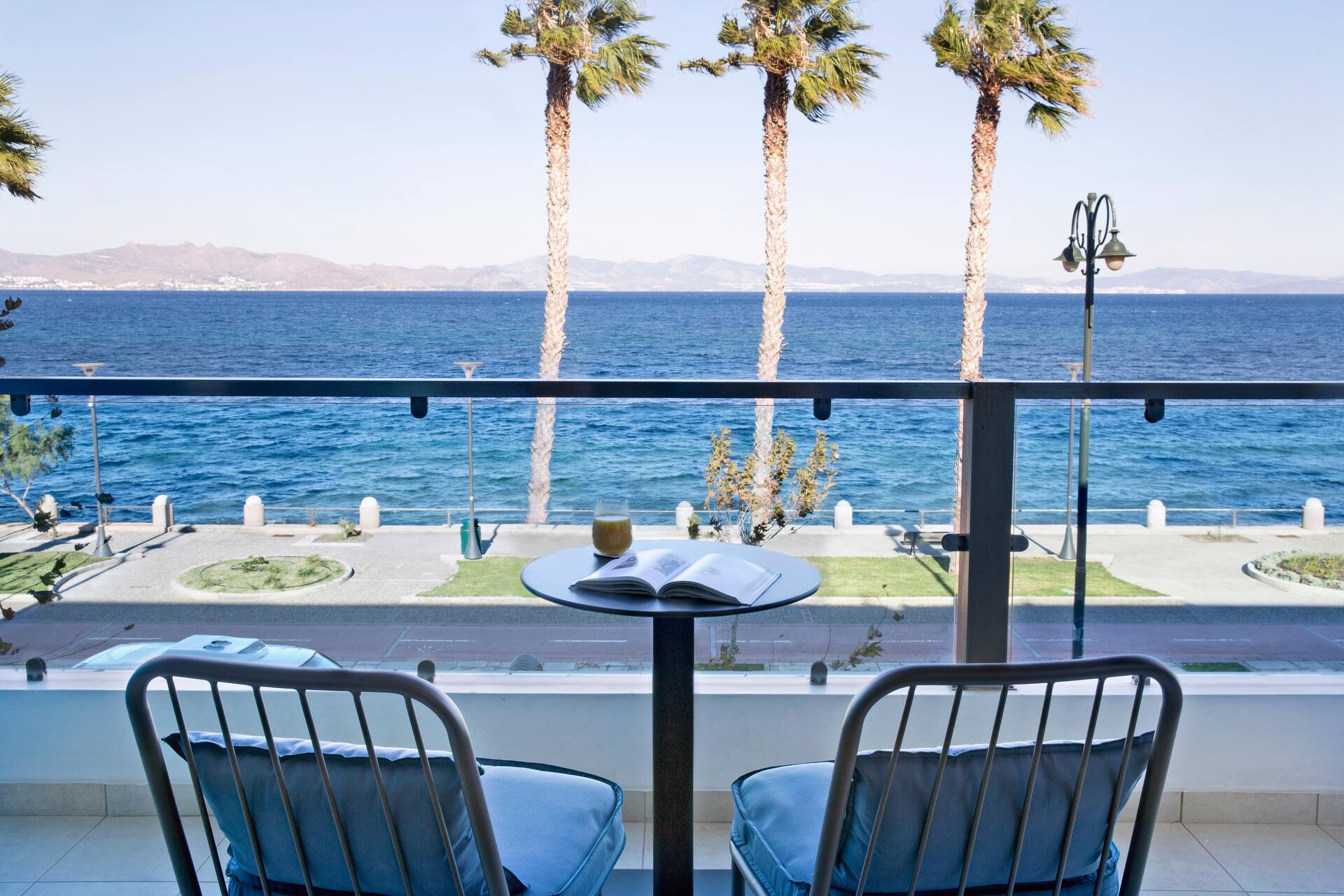 <p>Perhehuone, yksi makuuhuone, merinäköala</p>