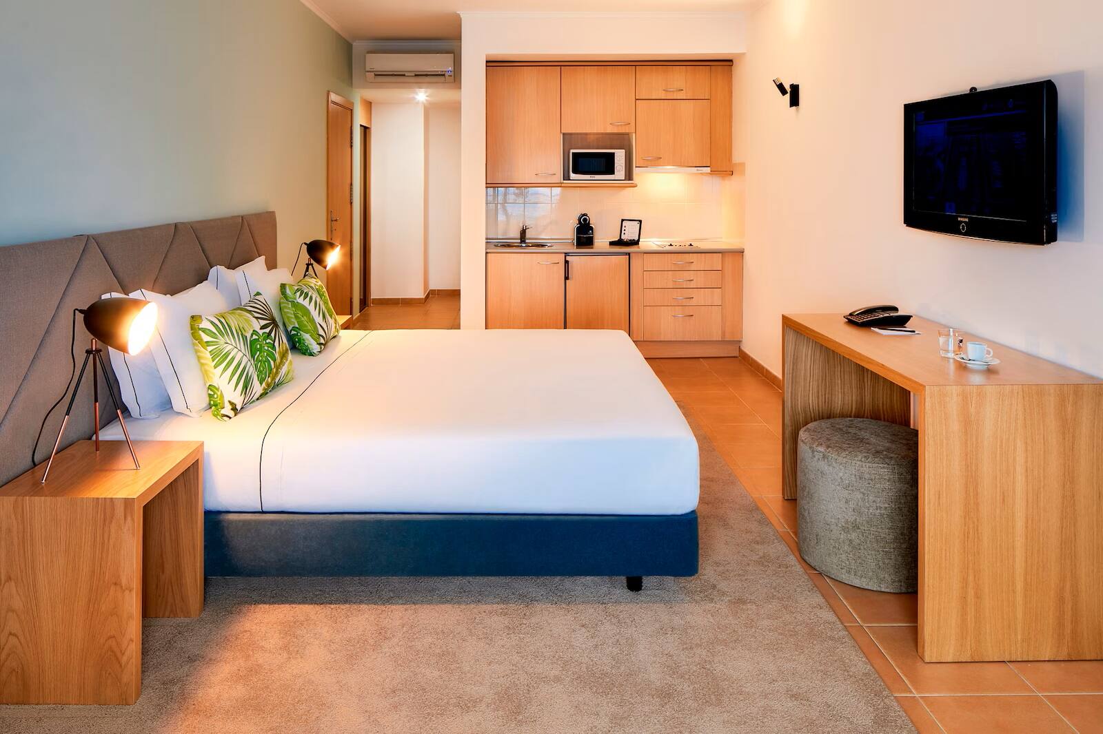 <p>Marina Deck -yksiö</p>