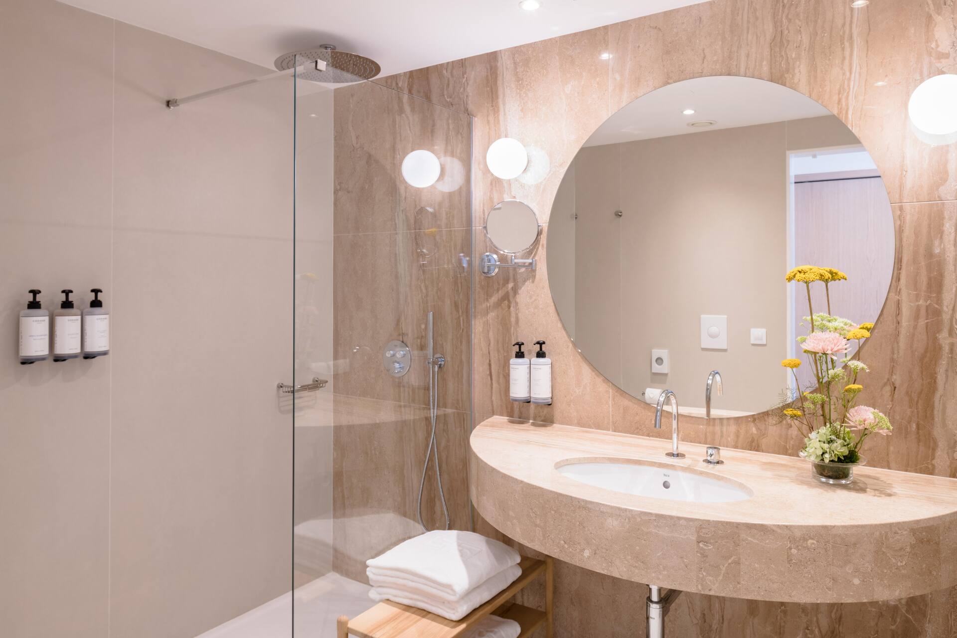 <p>Select-sviitti</p>