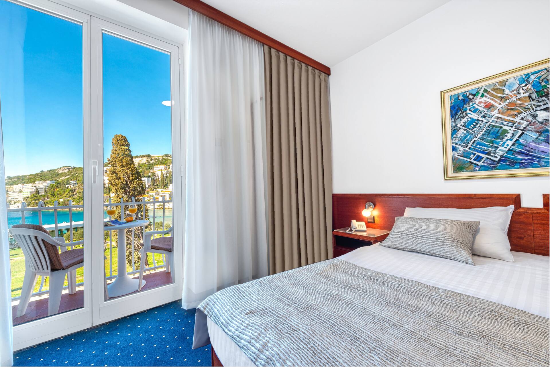 <p>kahden hengen huone päärakennuksessa, meren puolella</p>