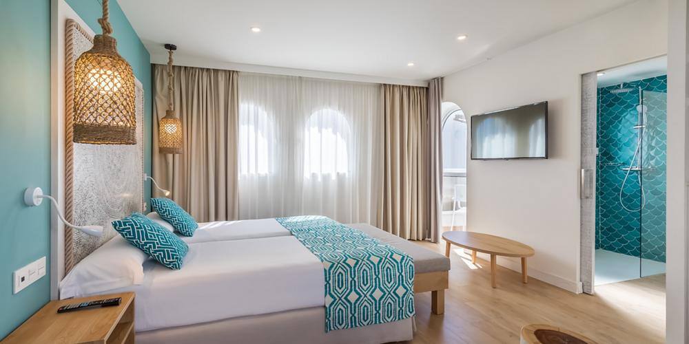 <p>Superior-huone</p>