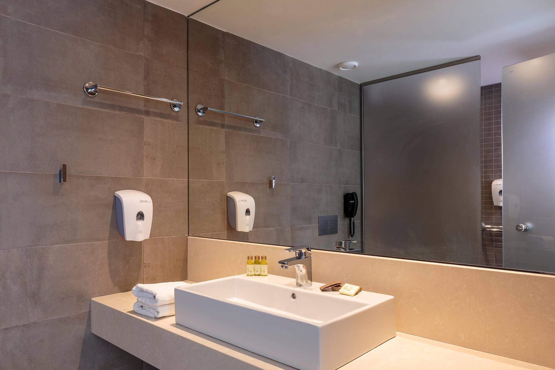 <p>Kahden hengen huone, merinäköala</p>