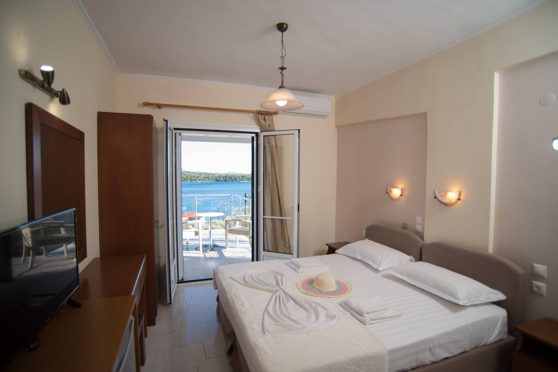 <p>kahden hengen huone</p>