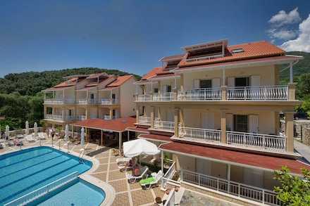 Elena Hotel Apartments