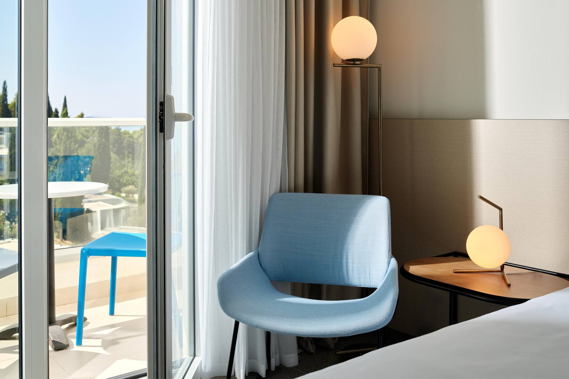 <p>päärakennuksen Standard-huone</p>