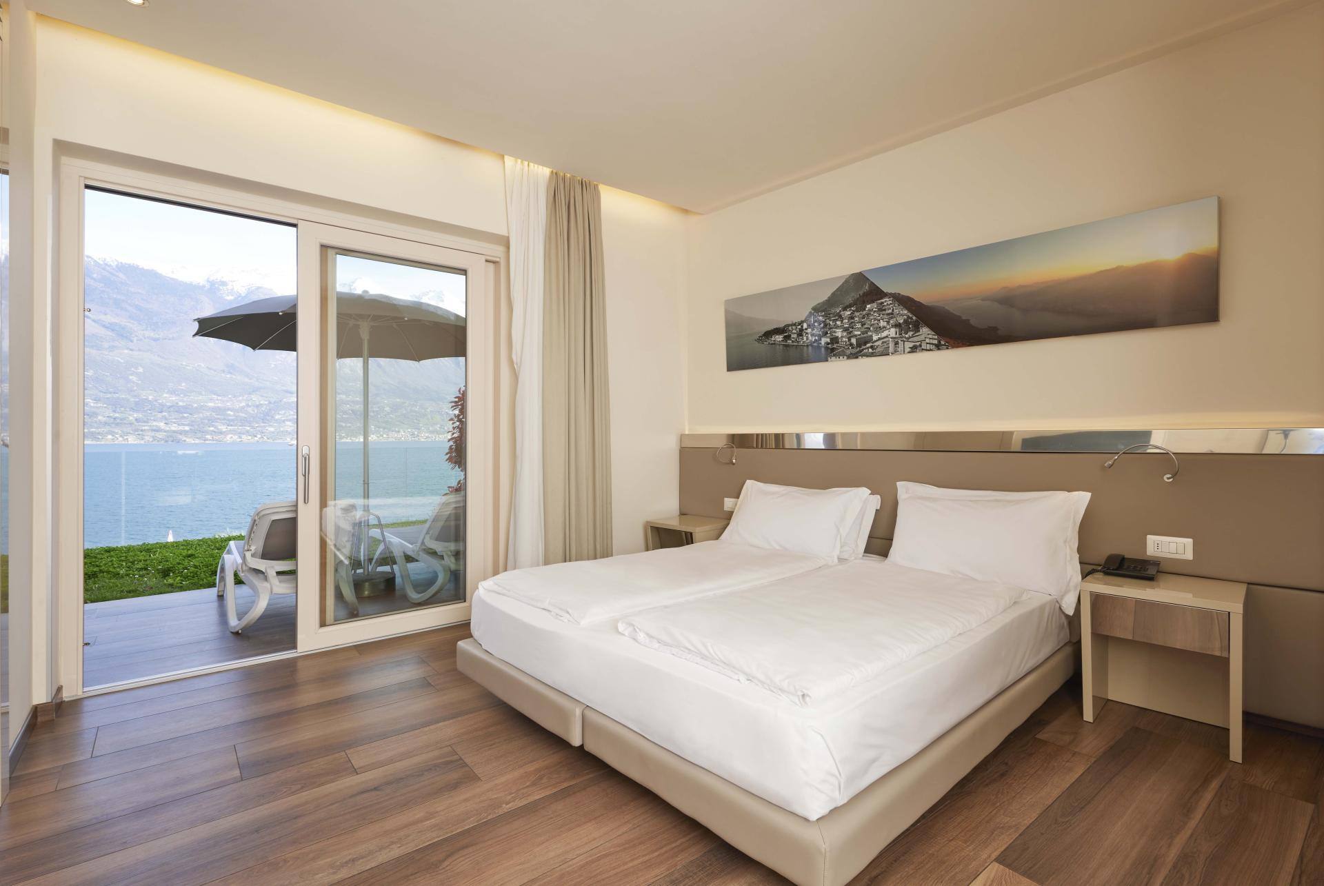 <p>Superior-huone</p>