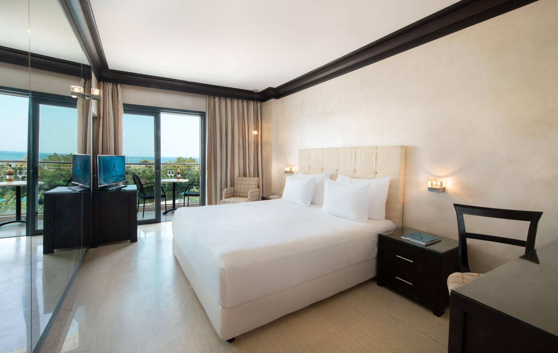 <p>Twin-huone, merinäköala</p>