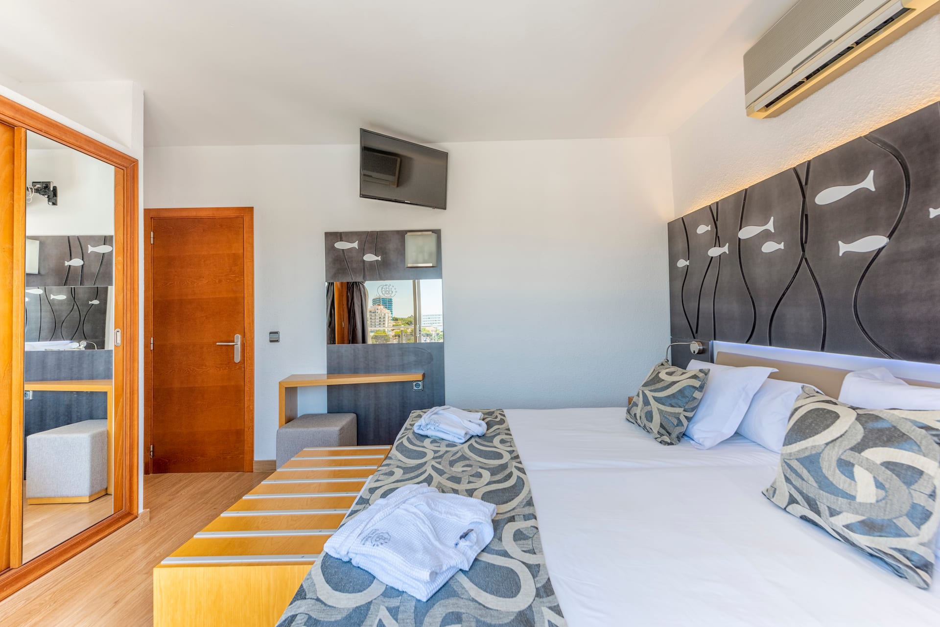 <p>kahden hengen huone</p>