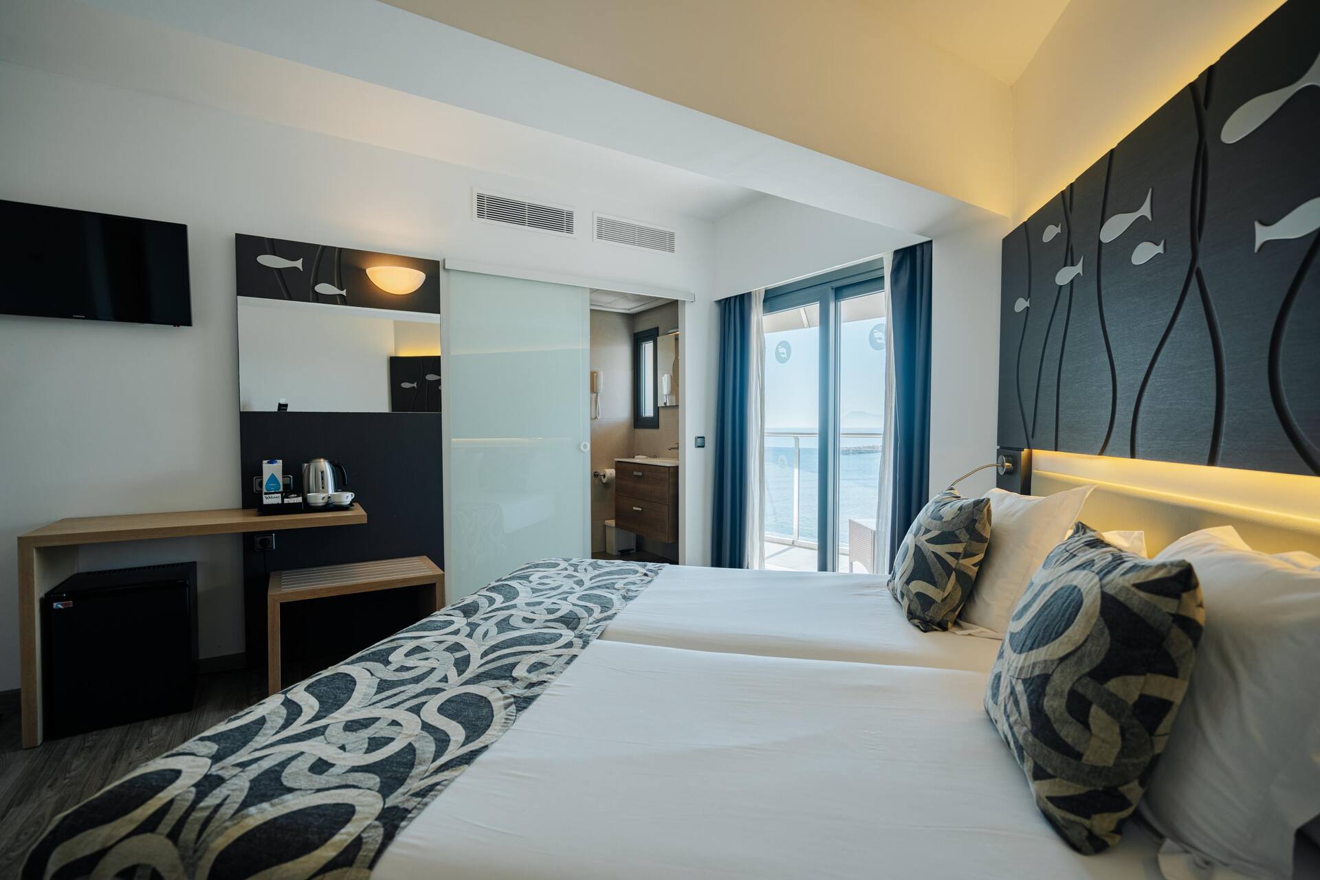 <p>kahden hengen huone, merinäköala</p>