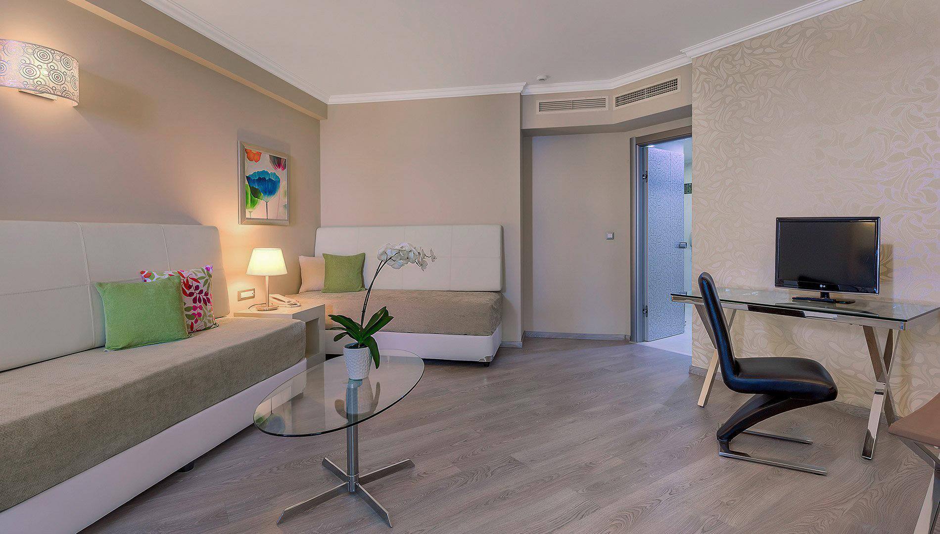 <p>Superior-perhesviitti, merinäköala</p>