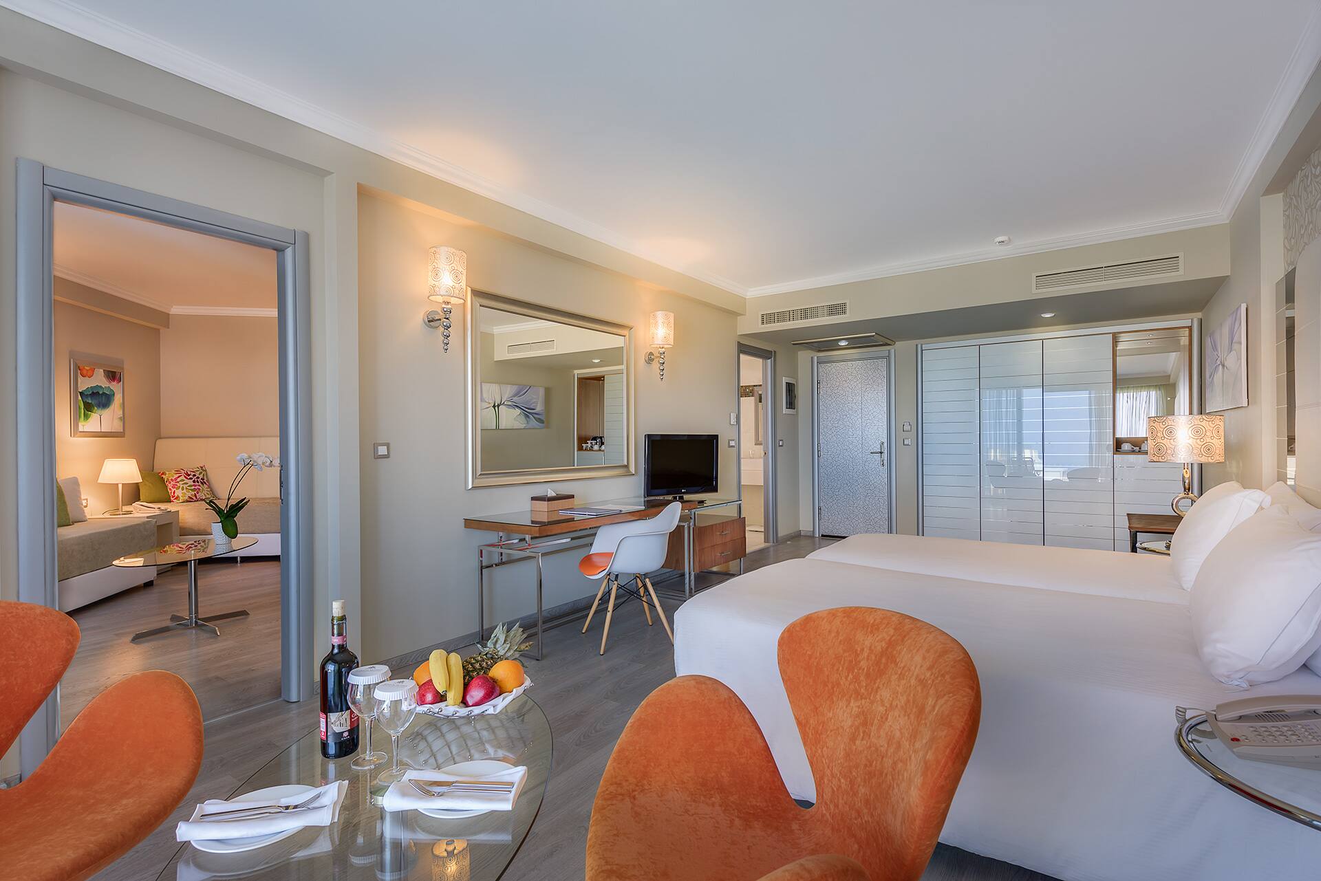 <p>Superior-perhesviitti, merinäköala</p>