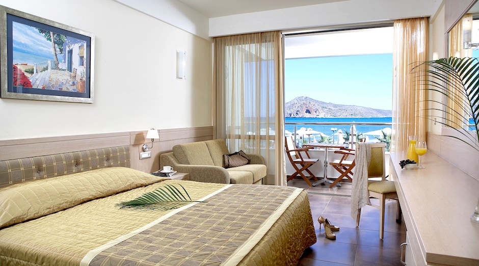 Thalassa Beach Resort, Agia Marina 18 - <p>kahden hengen huone, osittainen merinäköala</p>