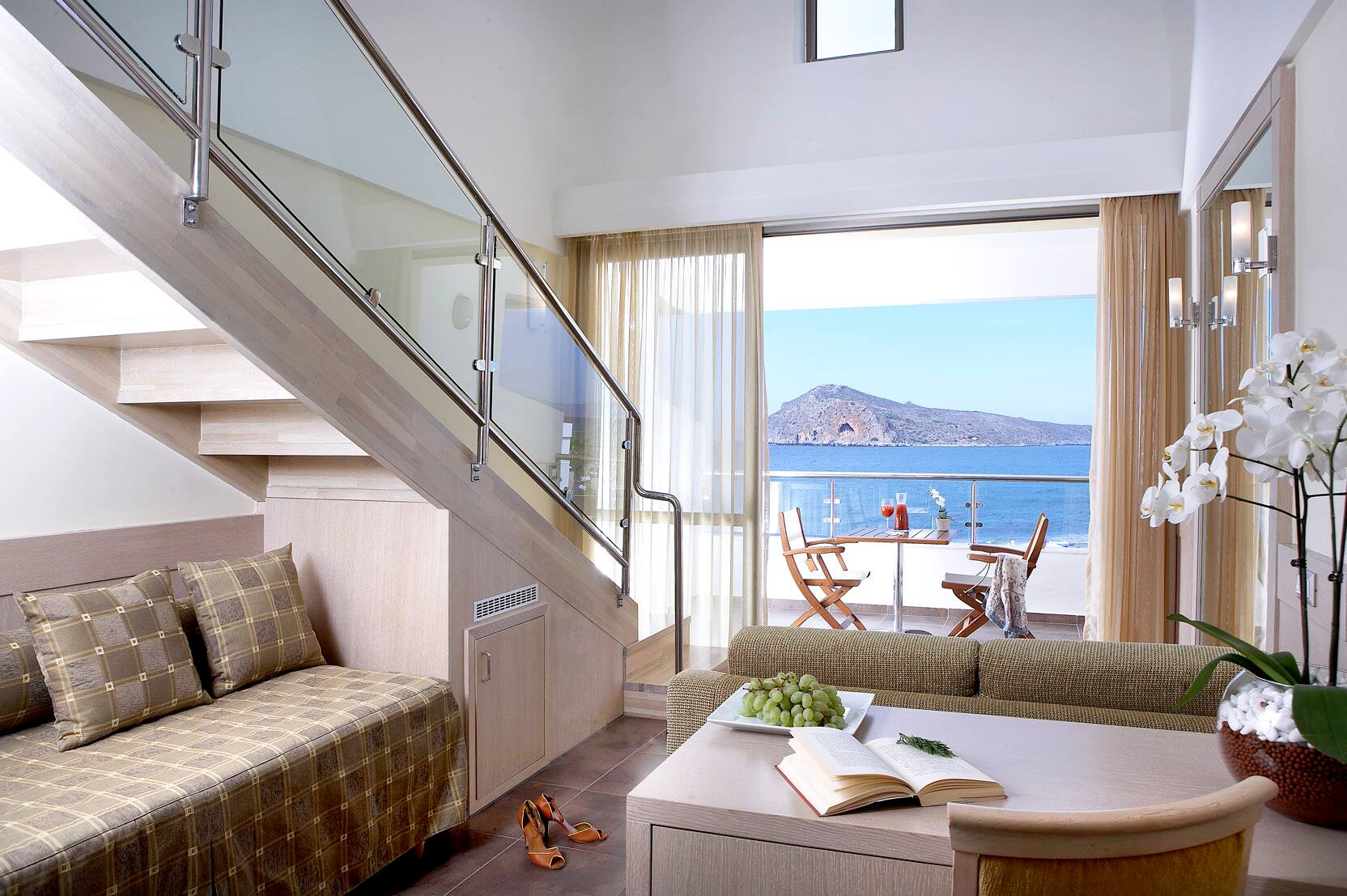 <p>juniorsviitti, osittainen merinäköala</p>