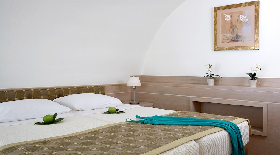 Thalassa Beach Resort, Agia Marina 21 - <p>juniorsviitti</p>