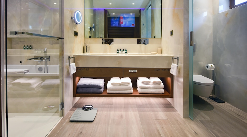 Nana Princess 48 - <p>Deluxe-juniorsviitti, osittainen merinäköala ja oma uima-allas</p>