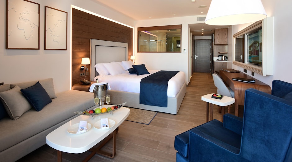 Nana Princess 47 - <p>Deluxe-juniorsviitti, osittainen merinäköala ja oma uima-allas</p>