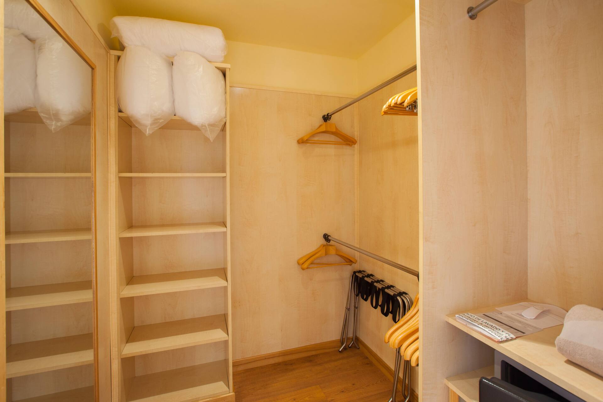 <p>Unique-juniorsviitti</p>