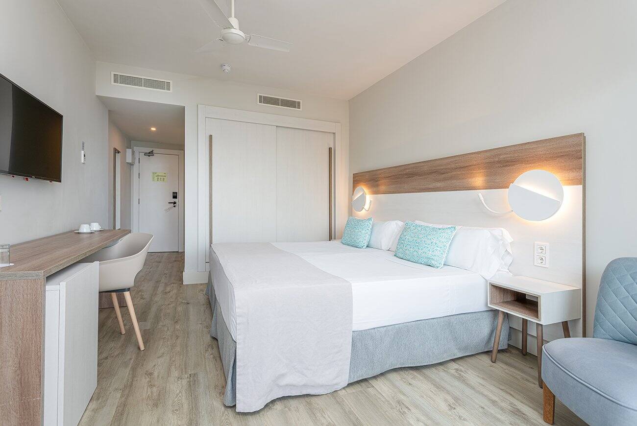 <p>Superior-huone</p>