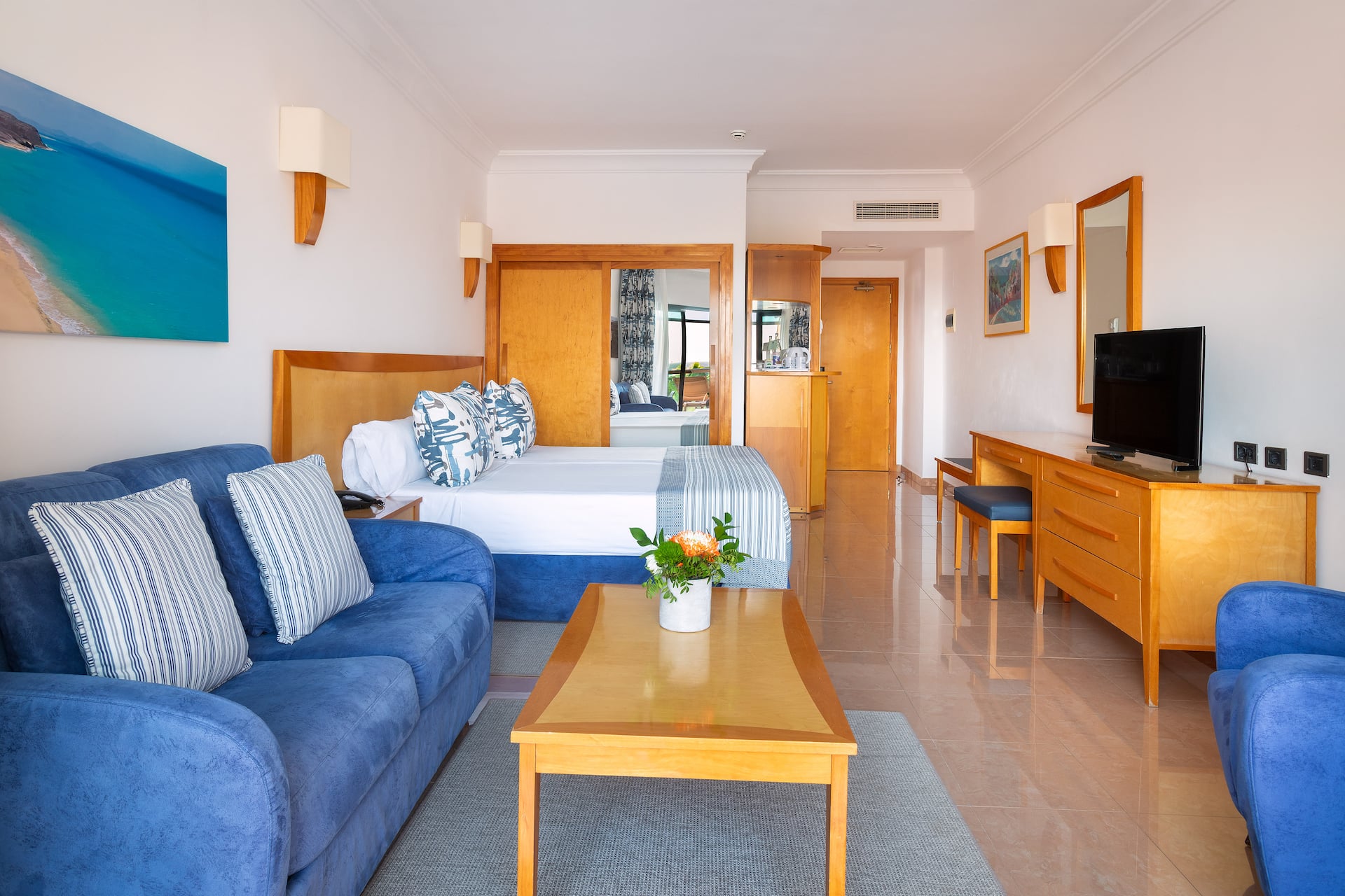 <p>Superior-huone, osittainen merinäköala</p>