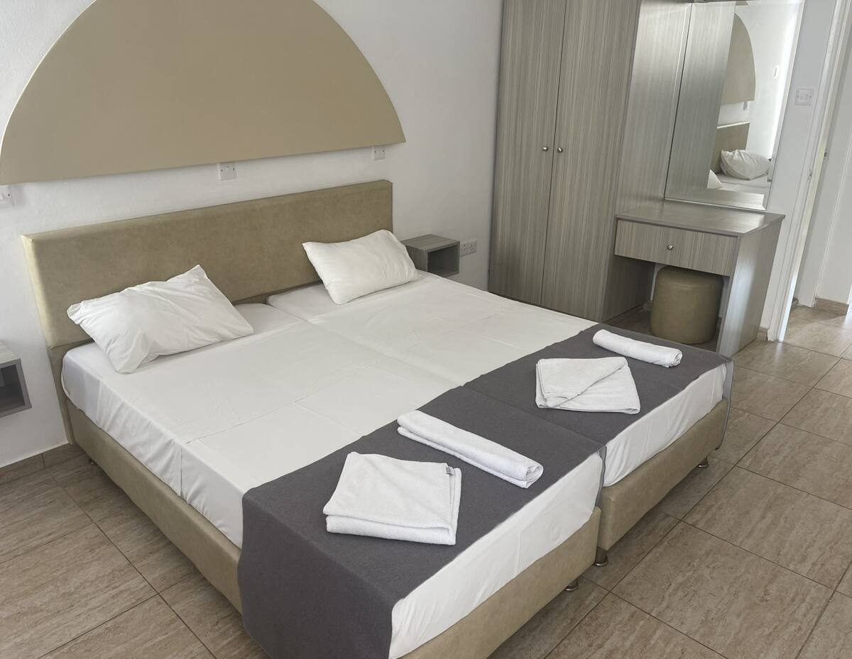 <p>Kahden hengen huone</p>