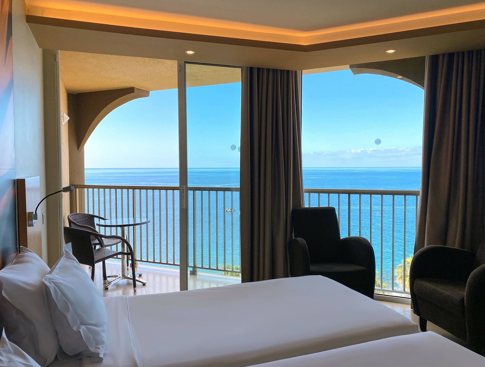 <p>kahden hengen Twin-huone, merinäköala</p>