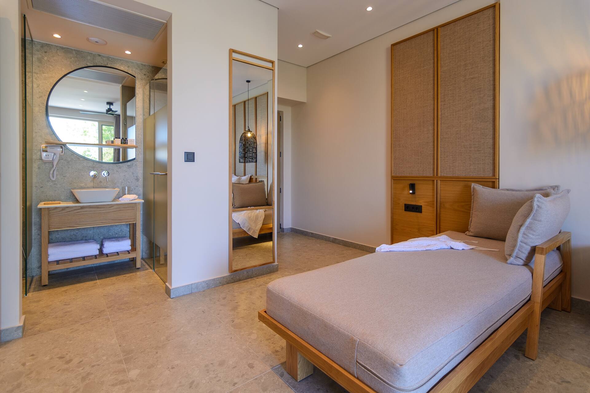 <p>kolmen hengen Premium-huone</p>