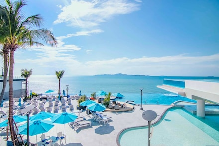 Royal Cliff Beach Hotel