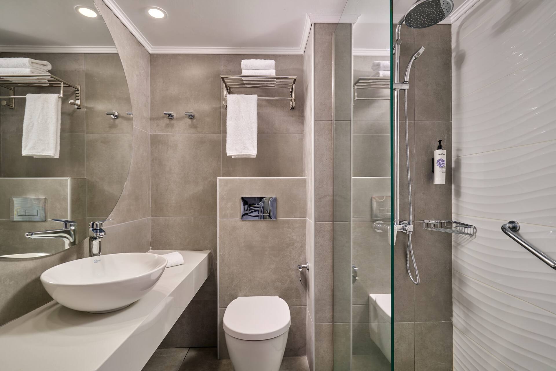 <p>Kahden hengen huone</p>