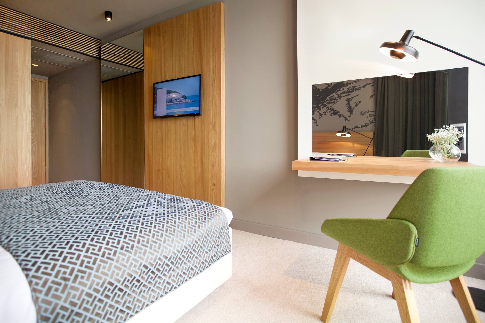 <p>Yhden hengen huone, parveke ja merinäköala</p>