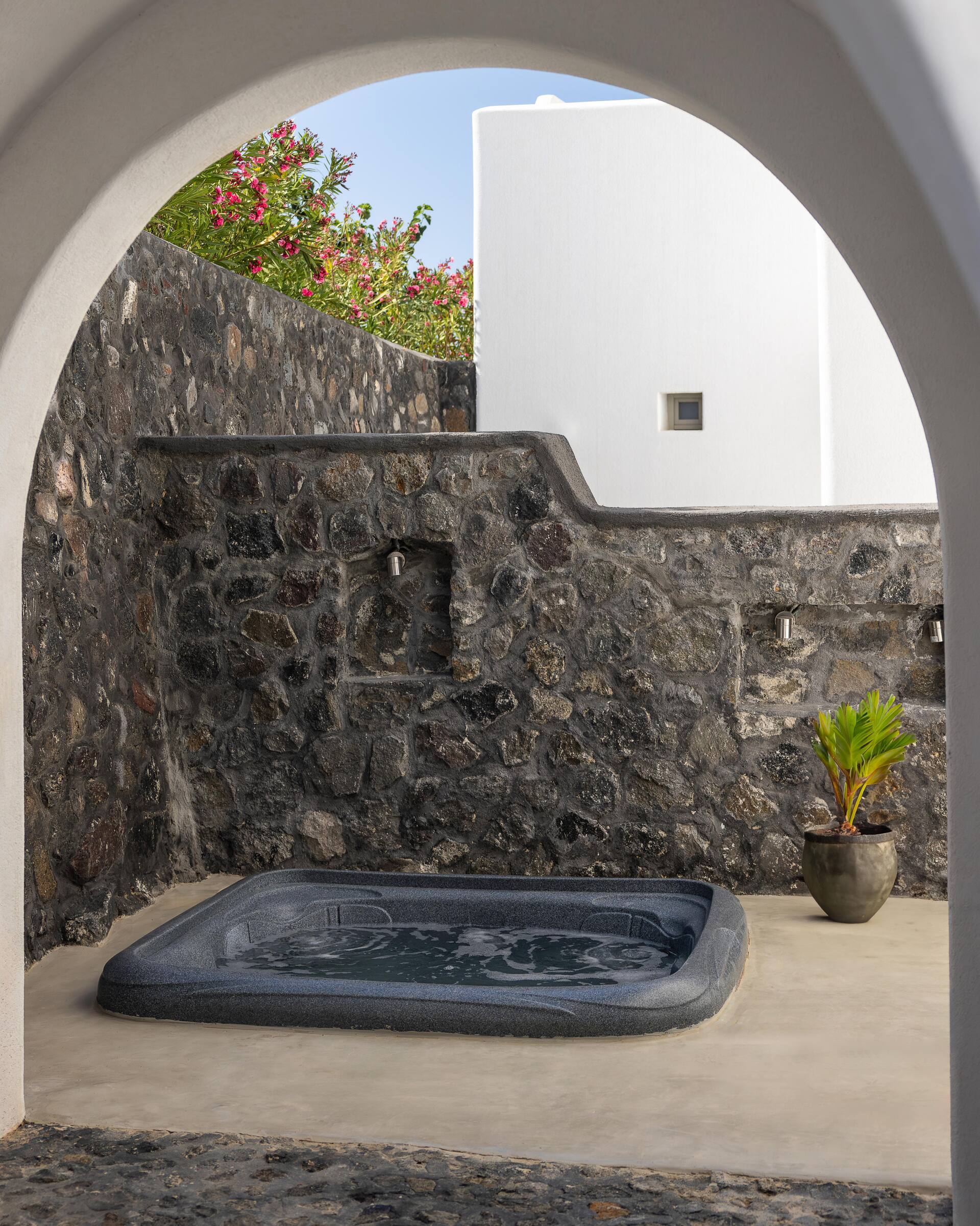 <p>Deluxe-sviitti poreammeella</p>